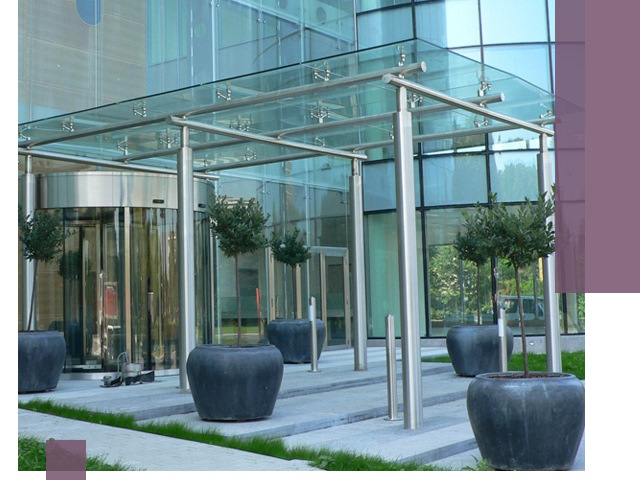 Навесы из стекла на заказ в Угличе — монтаж и установка