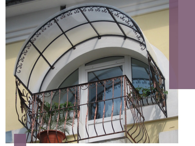 Козырьки над балконом в Угличе — изготовление и монтаж