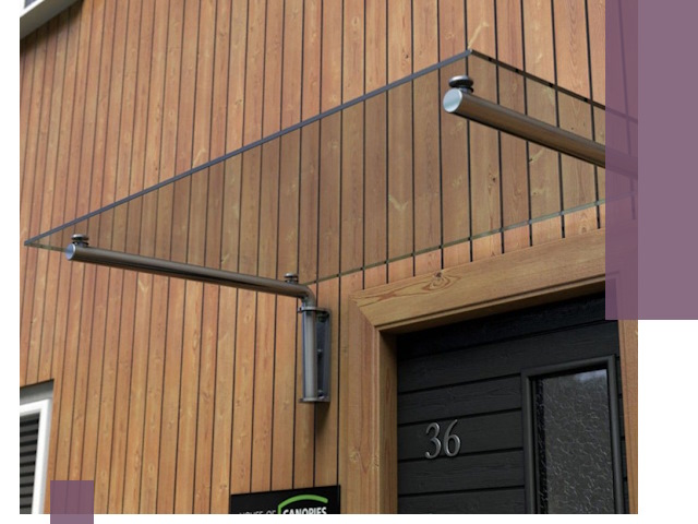 Стеклянные козырьки на входы и фасады в Угличе